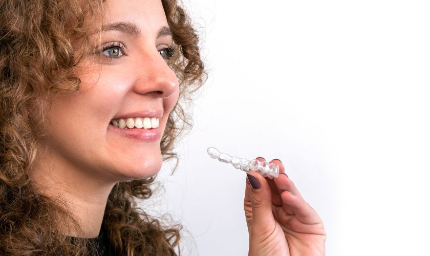 Featured image for “How Invisalign Aligners Work: A Step-by-Step Guide”
