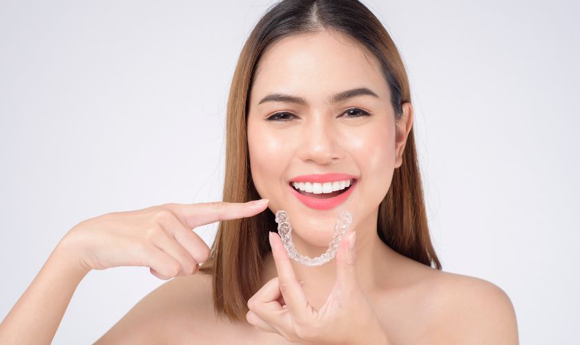 Featured image for “New Year, New Smile: Embrace 2024 With Invisalign Confidence!”